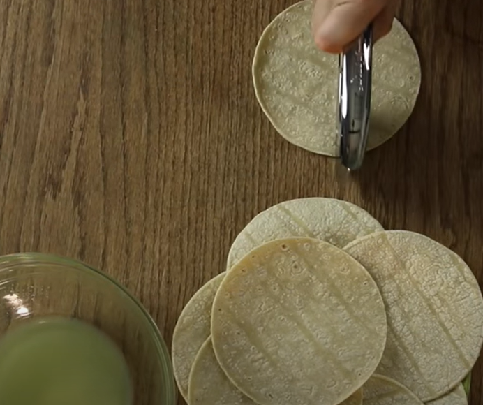 Cutting Tortillas In triangle